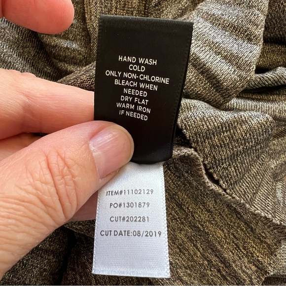 Torrid Gold Pleated Metallic Knit High Neck Sleeveless Tank Women’s Plus Size 5X - Picture 7 of 7